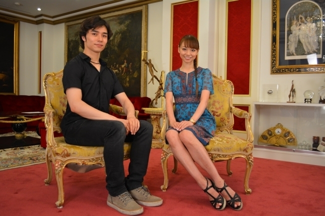左より、柄本弾、上野水香