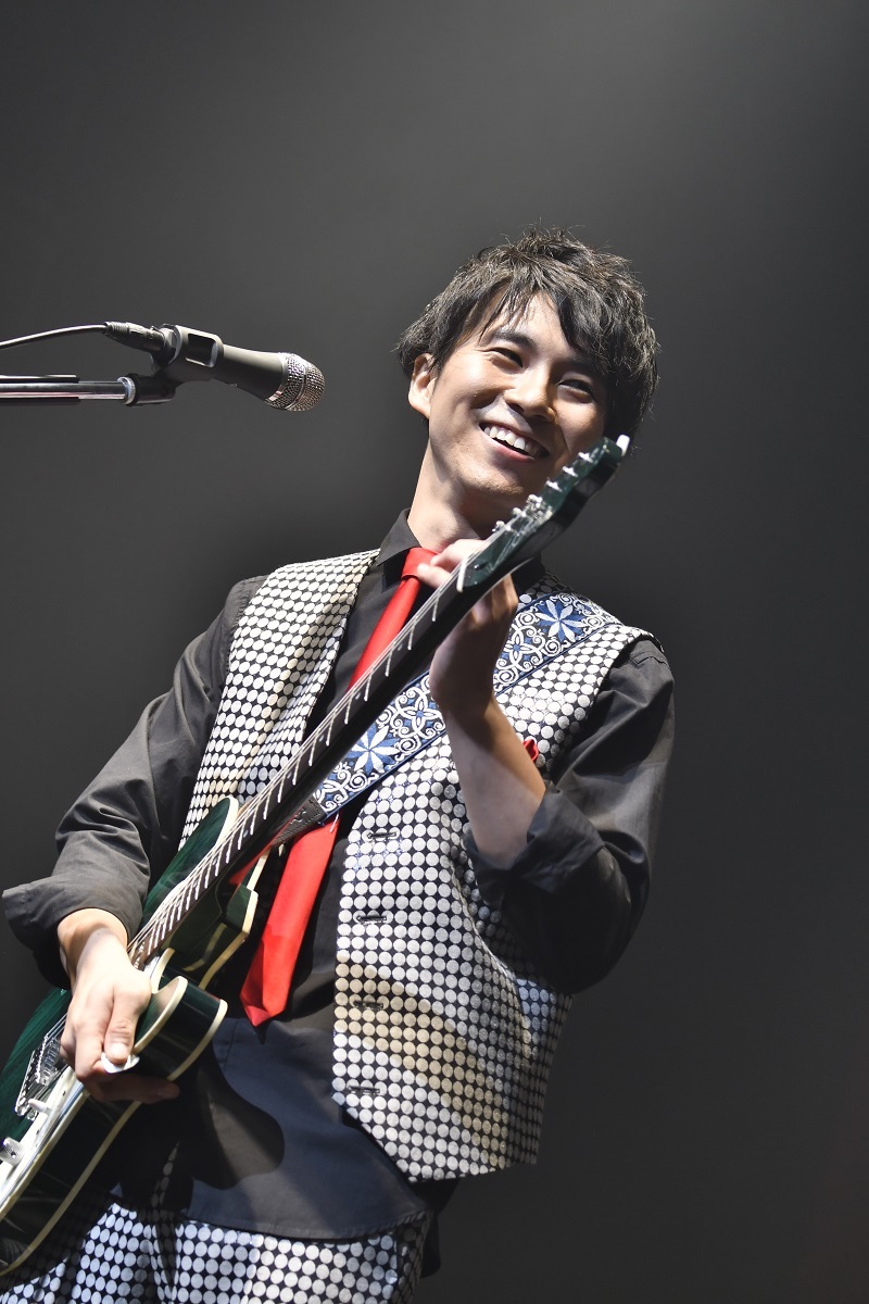 磯貝サイモン 撮影＝小川舞