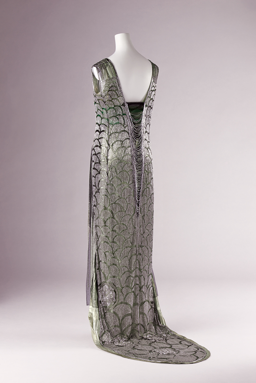 ベール[フランス]「イブニング・ドレス」1919年頃 京都服飾文化研究財団蔵 林雅之撮影