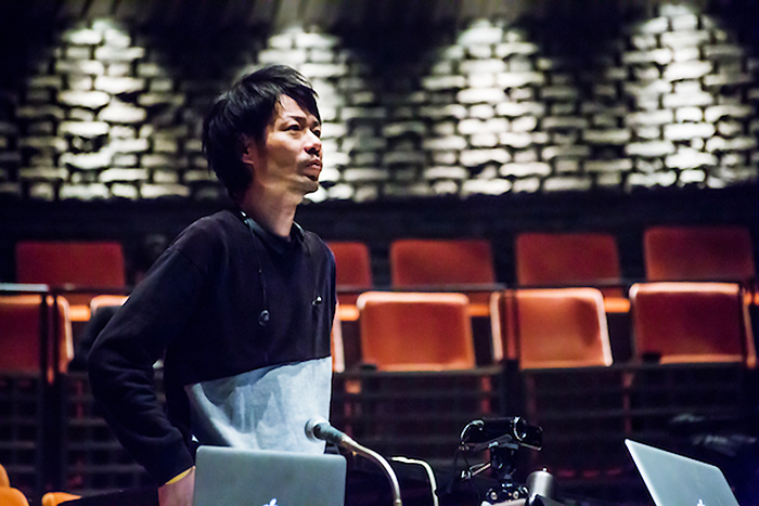 SPAC公演『歯車』を演出する多田淳之介 ©️SPAC Photo by NAKAO Eiji