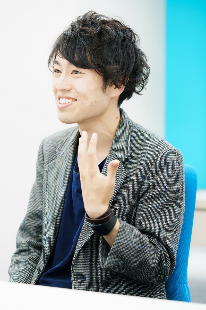 テスラは泣かない。村上学 撮影＝菊池貴裕