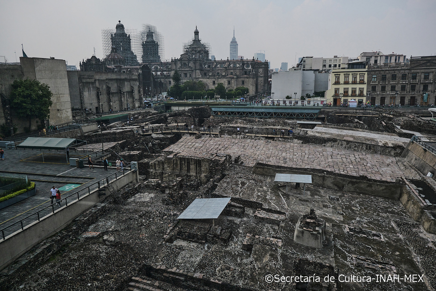アステカ首都テノチティトラン（現メキシコシティ）中央に建てられた大神殿「テンプロ・マヨール」