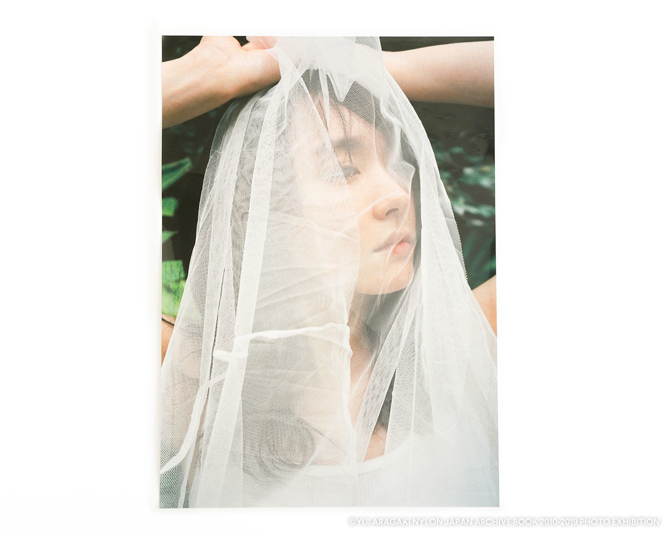 ポスター （C）YUI ARAGAKI NYLON JAPAN ARCHIVE BOOK 2010-2019 PHOTO EXHIBITION