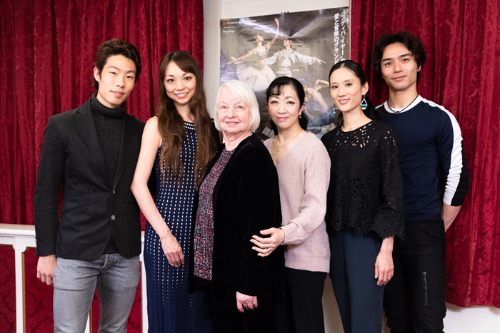 （左から）宮川新大、上野水香、アンナ=マリー・ホームズ、斎藤友佳理、川島麻実子、柄本弾