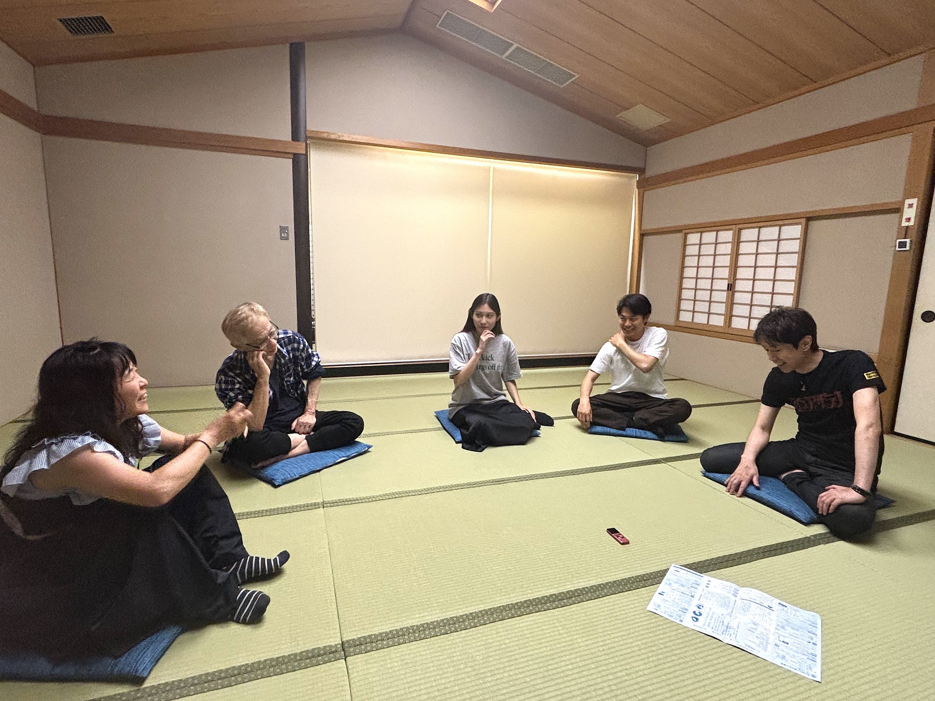 座談会の様子。左から・宮璃アリ、小熊ヒデジ、加藤玲那、菅沼翔也、諏訪哲史