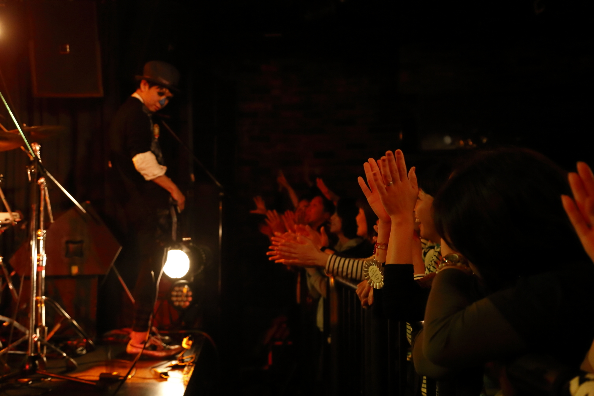 H ZETTRIO