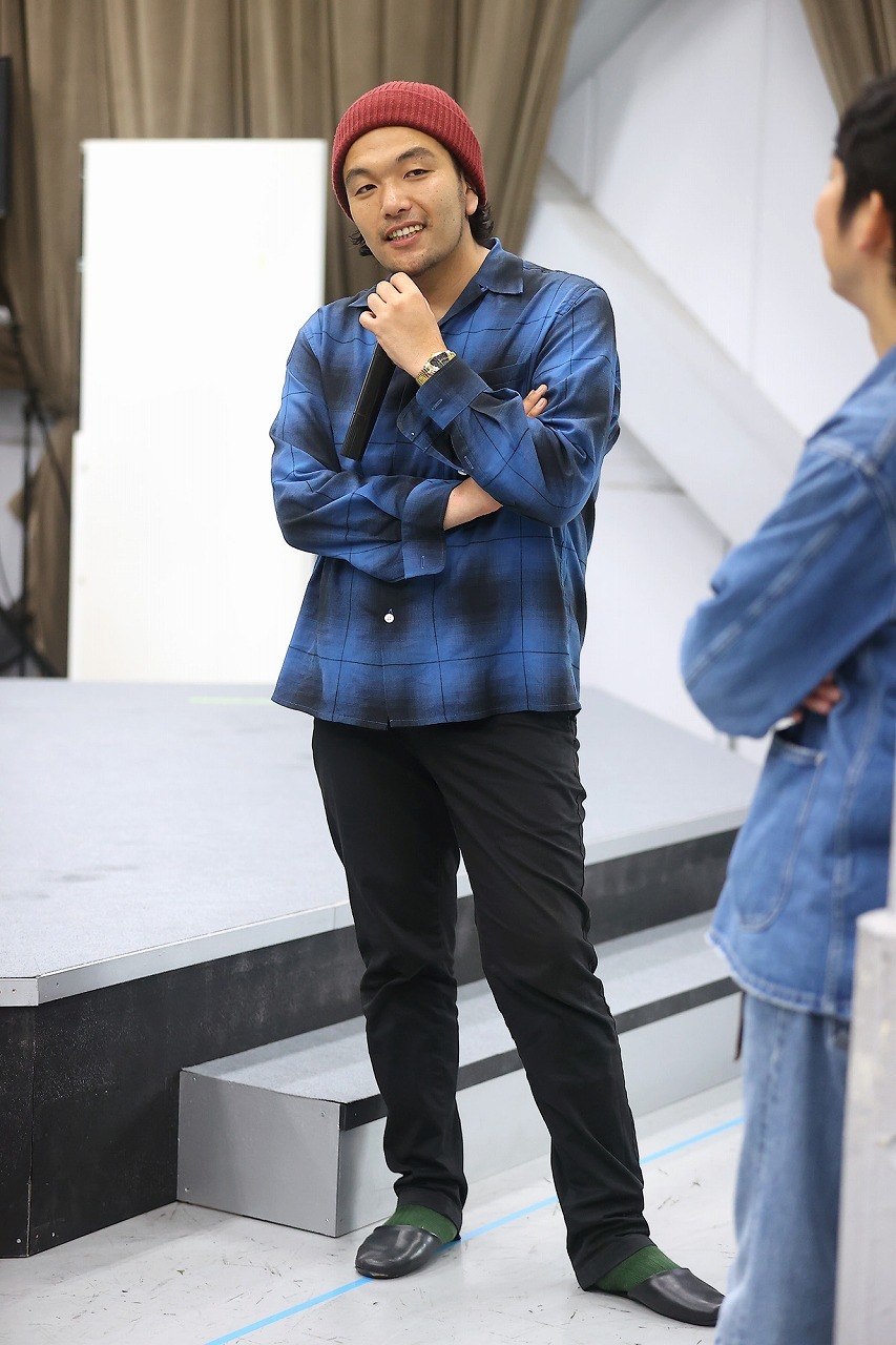 （左から）盛山晋太郎、石田 明
