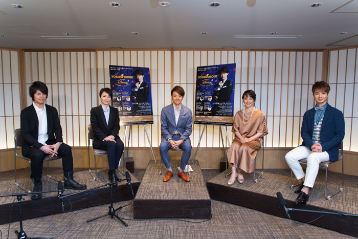 (左から）浦井健治、望海風斗、井上芳雄、濱田めぐみ、田代万里生 (C)Disney