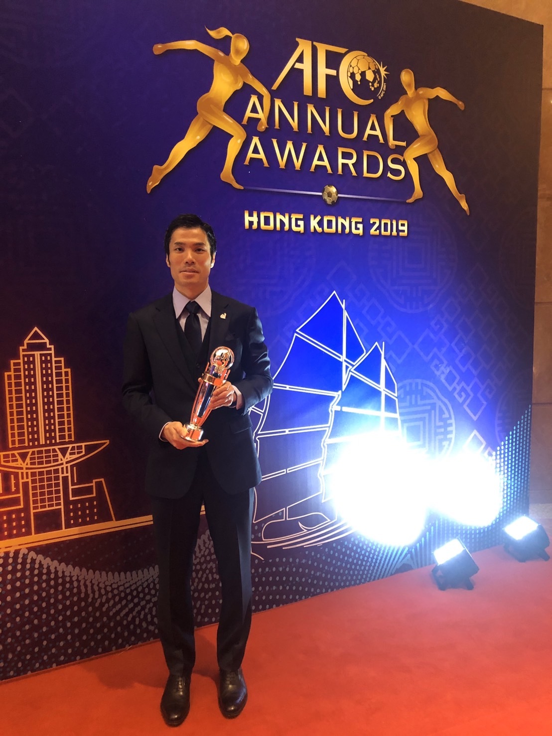 AFCの授賞式で年間最優秀フットサル選手賞に輝いた吉川智貴選手