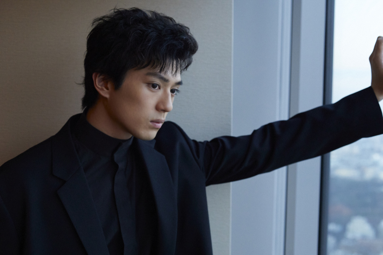 新田真剣佑 撮影＝岩間辰徳