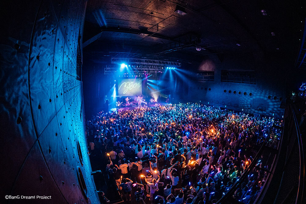写真：ハタサトシ　(C)BanG Dream! Project