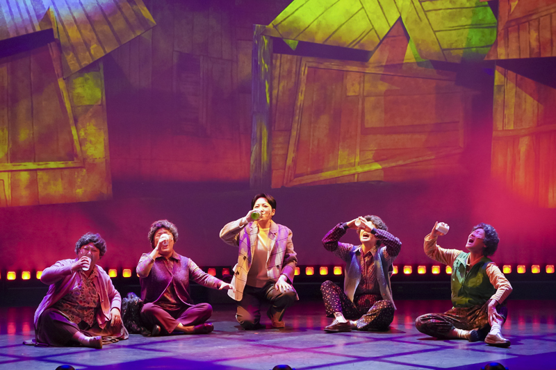 『とっても楽しいお嬢さんたち』（撮影：友澤綾乃）