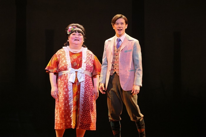 『てなもんや三文オペラ』（左から）平田敦子、ウエンツ瑛士。