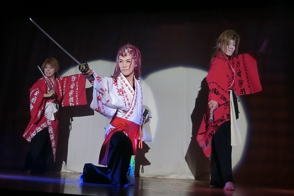 左から澤村悠介さん・澤村神龍副座長・澤村丞弥さん(2016/2/14)