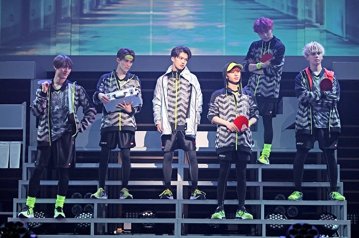 『FAKE MOTION –THE SUPER STAGE–』　（C)汐留ヱビス商店街 （C)FAKE MOTION -THE SUPER STAGE-製作委員会