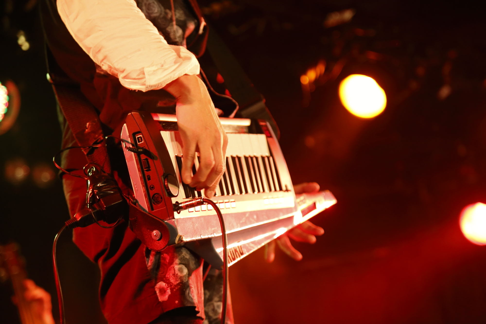 H ZETTRIO