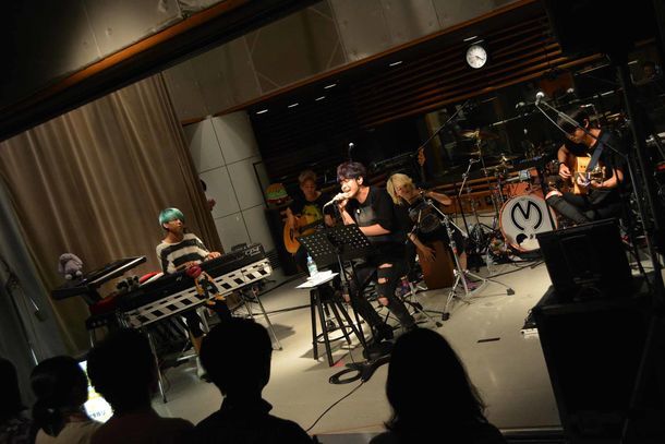 Mrs. GREEN APPLEが出演した「KIRIN BEER "Good Luck" LIVE」の様子。（写真提供：TOKYO FM）