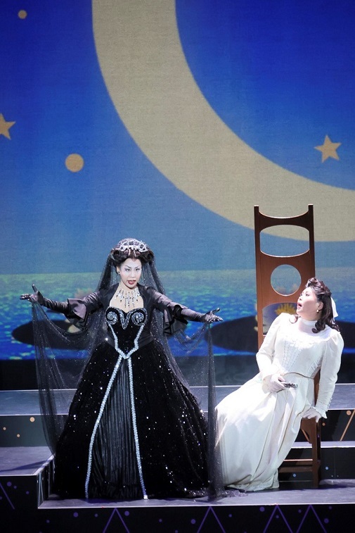 オペラへの招待　歌劇「魔笛」　船越亜弥（パミーナ）と脇坂法子（夜の女王）