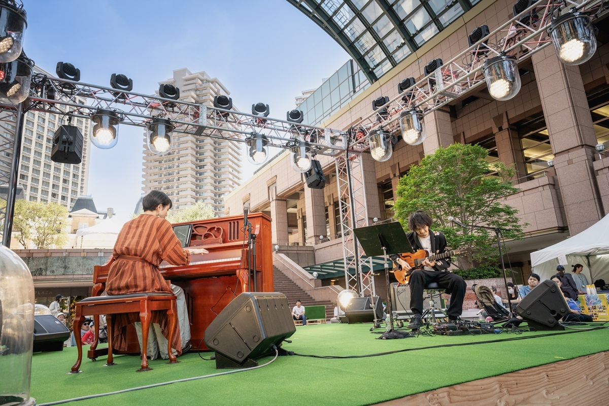 井上銘 & 小沢咲希 duo　撮影＝Naoki Okuda