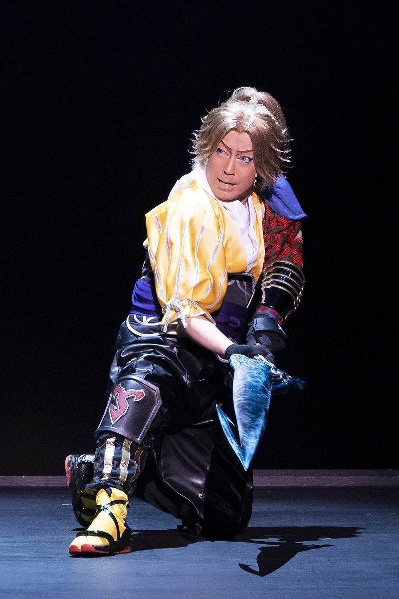 新作歌舞伎『ファイナルファンタジーＸ』 五代目 尾上菊之助（八代目 菊五郎）が主演・企画・演出を勤め、令和5年に上演された。舞台小道具・剣のレプリカを初公開。