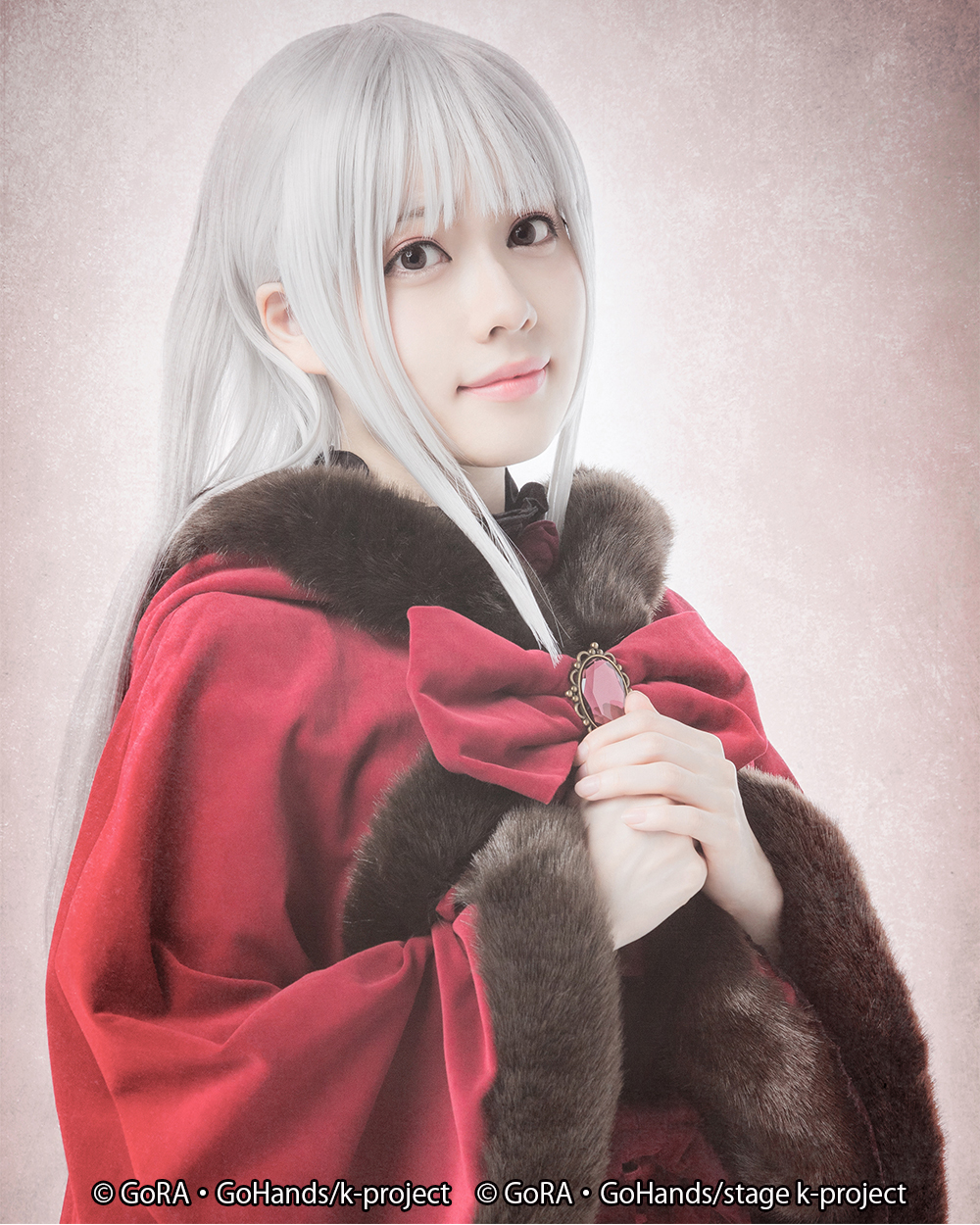 櫛名アンナ役・礒部花凜 (C) GoRA・GoHands/k-project (C) GoRA・GoHands/stage k-project