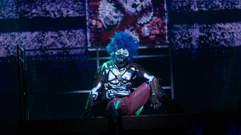 (C)飯野高拓・角田大樹