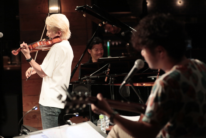（Photo:寺坂ジョニー）