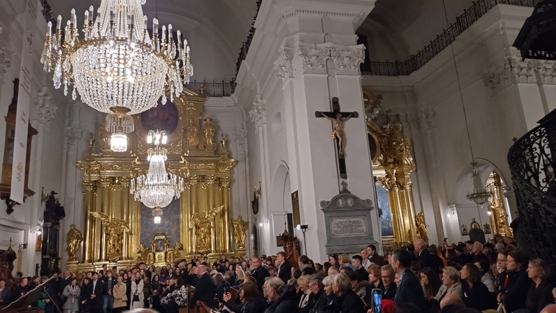 聖十字架教会でのコンサートの様子（撮影＝朝岡久美子）