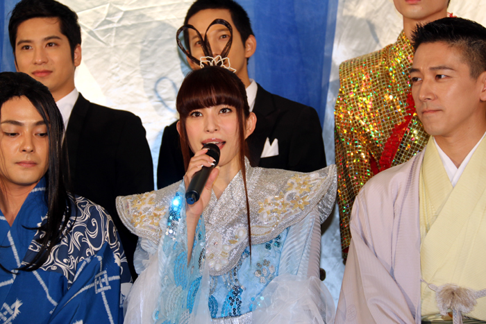 上原多香子