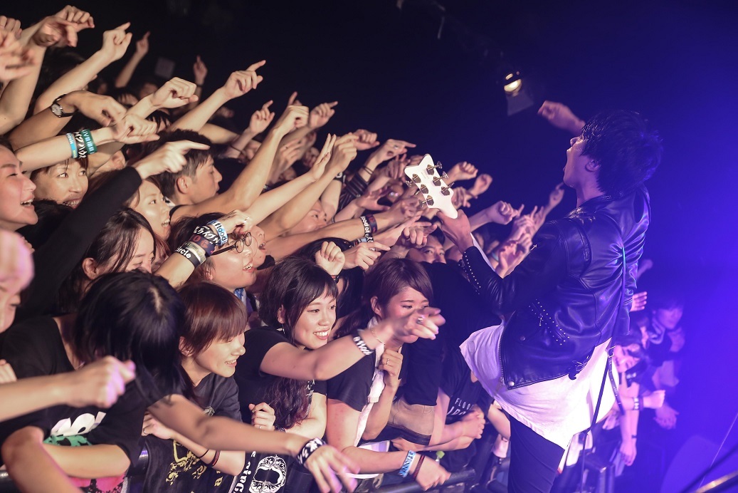 a flood of circle Photo by Taku Fujii