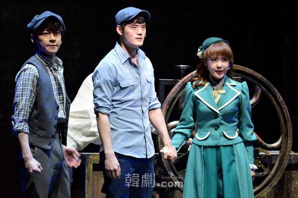 （写真左から）ディヴィ役のカン・ソンウク、ジャック・ケリー役のソ・ギョンス、キャサリン役のチェ・スジン