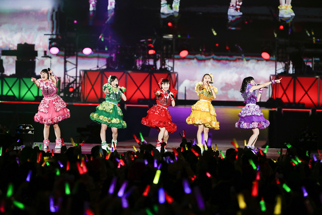 ももいろクローバーZ 　Photo by HAJIME KAMIIISAKA+Z