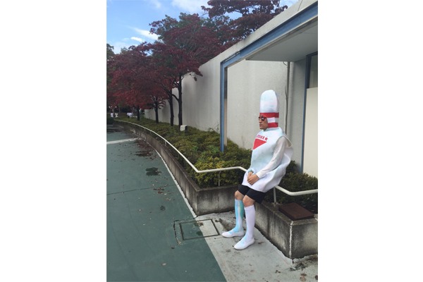 ゴール地点へ向かいたくないと駄々をこねるホーク