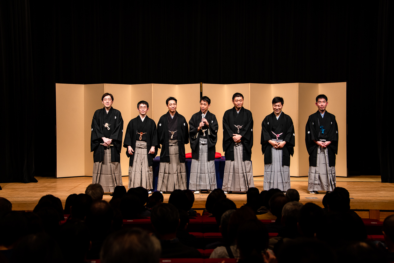 左から、志の太郎、志のぽん、志の八、晴の輔、志の春、志の彦、志の麿。