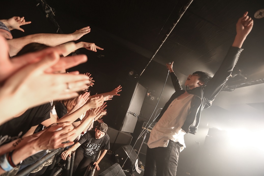 a flood of circle Photo by Taku Fujii