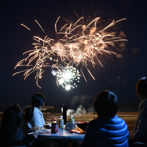 日本を代表するサーキットとして知られるツインリンクもてぎで、”花火と音の祭典”が開催される