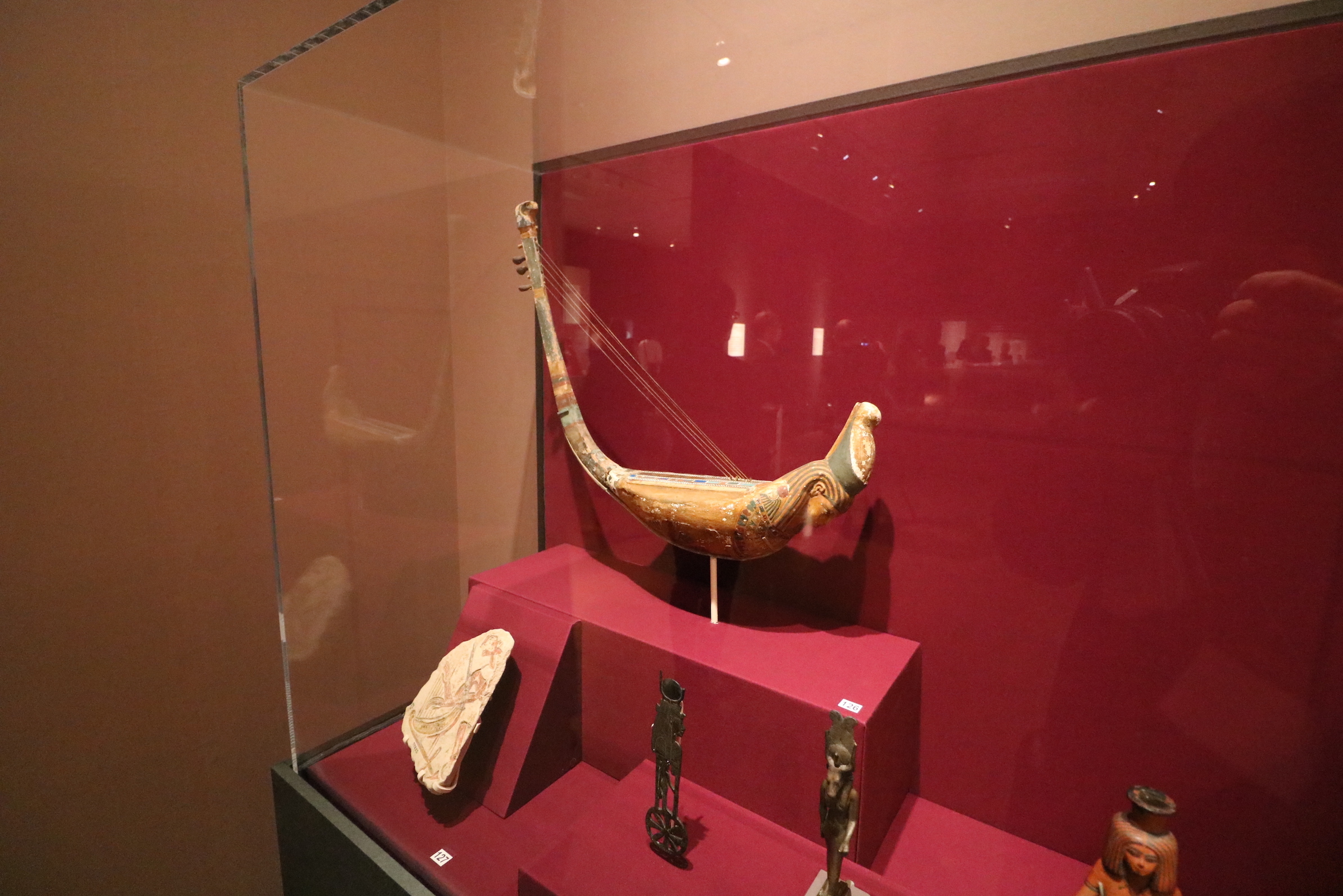 弓形ハープ　前1550～前1069年頃
