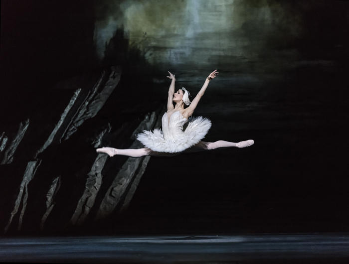 Swan Lake. Marianela Nuñez as Odette. 