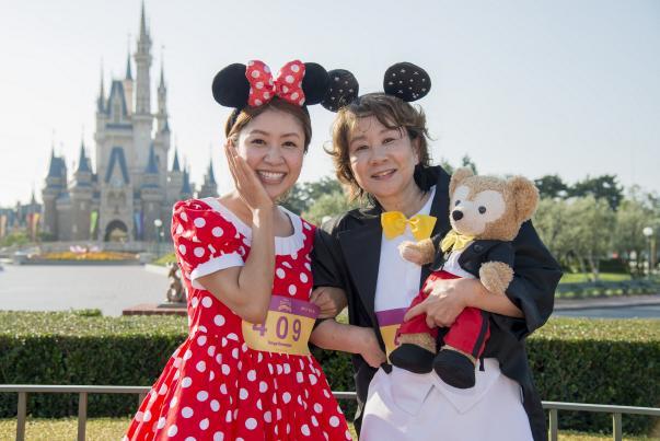 インタビューに答えてくれた秋沢さん母娘 インタビューに答えてくれた藤方さん母娘 (C)Disney