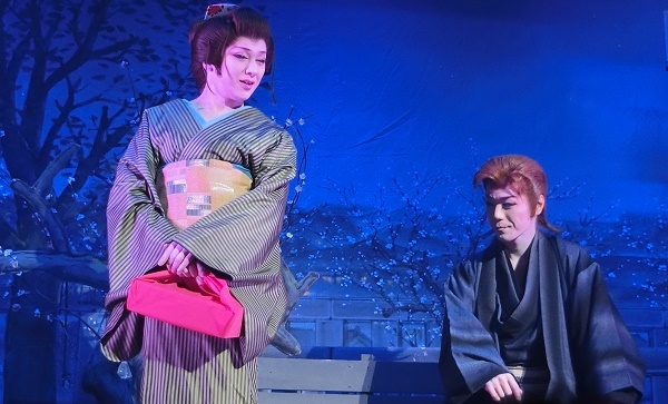 澤村千夜座長(左)・澤村神龍副座長(右)の「湯島の白梅」(2015/11/28)
