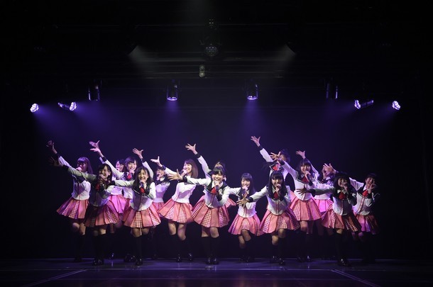 新潟・NGT48劇場にて行われた初日公演「PARTYが始まるよ」の様子。(c)AKS