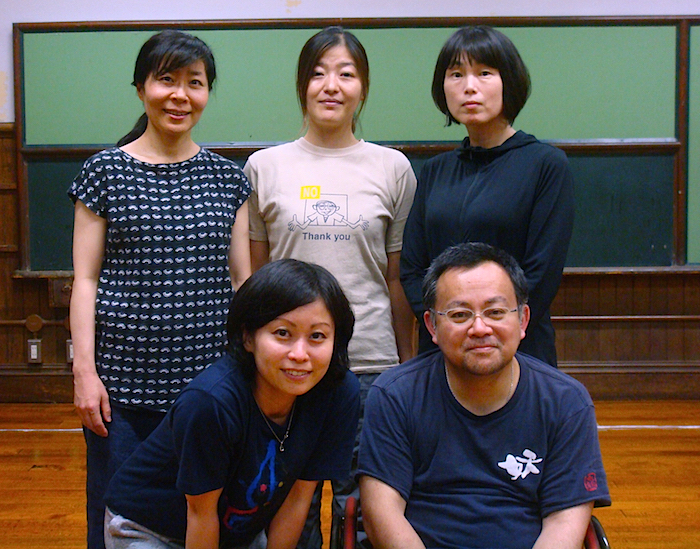 前列左から・佐藤あい、はしぐちしん　後列左から・豊島由香、香川倫子、広田ゆうみ