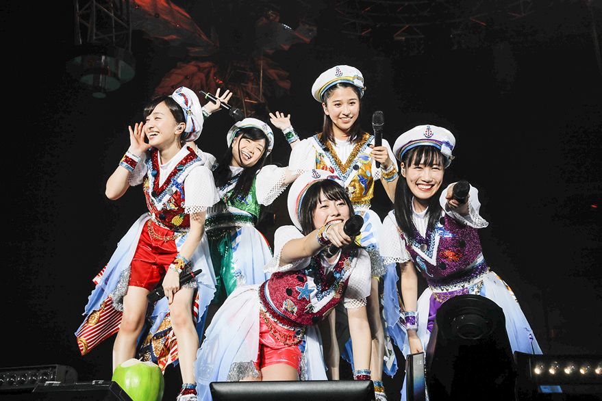 ももいろクローバーZ photo by HAJIME KAMIIISAKA+Z