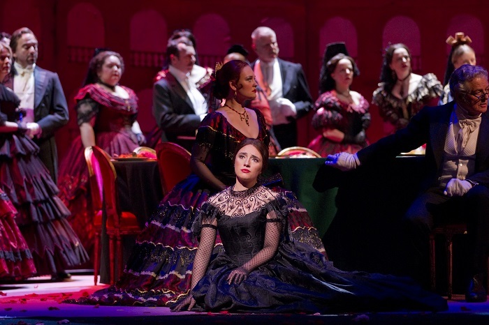 椿姫 LA TRAVIATA. Ermonela Jaho in La traviata.  (c) ROH Johan Persson (2010)