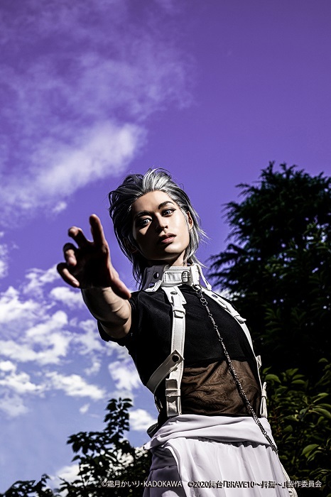 スサノオ役：高本学 （C）霜⽉かいり・KADOKAWA （C）2020 舞台「BRAVE10〜昇焉〜」製作委員会