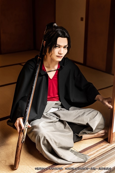 筧十蔵役：佐藤弘樹 （C）霜⽉かいり・KADOKAWA （C）2020 舞台「BRAVE10〜昇焉〜」製作委員会