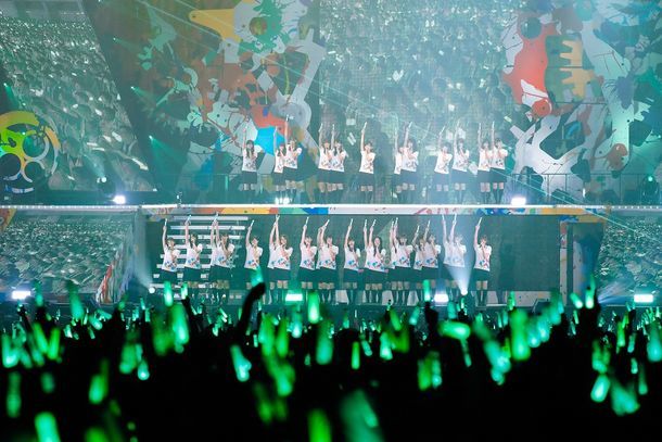 欅坂46「真っ白なものは汚したくなる」千葉・幕張メッセ国際展示場4～6ホール公演の様子。 （提供：Sony Music Records）
