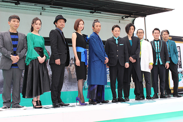 （左から）梶原善、清水葉月、福田転球、松雪泰子、森山未來、阿部サダヲ、早乙女太一、粟根まこと、少路勇介、池田成志