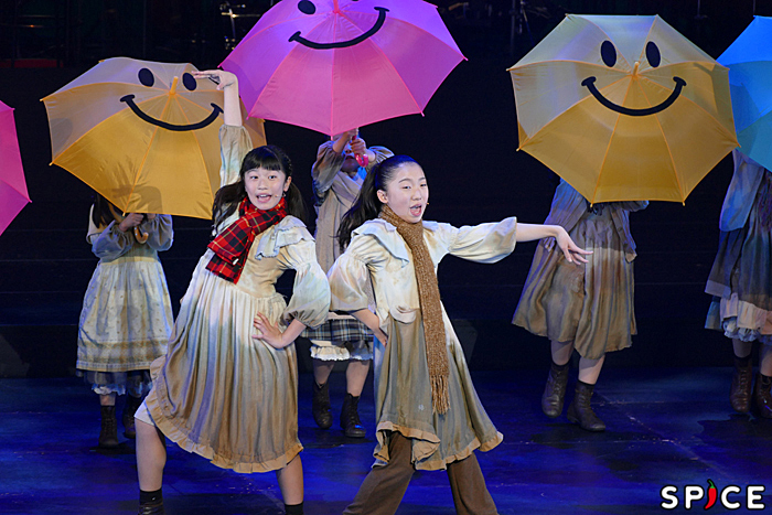 「You're Never Fully Dressed Without A Smile」（from "Annie"2014） （©NTV）