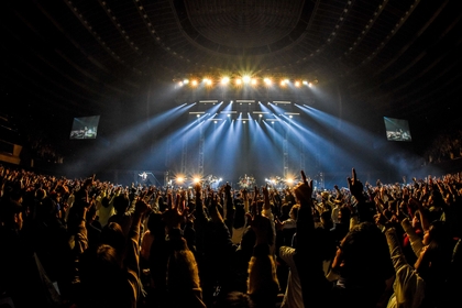 「ハタチのお祝いができて幸せ」Mr.Children、GOING UNDER GROUND、真心ブラザーズ、ズーカラデル、岡崎体育が躍動した『グランドチャウデーション』2日目